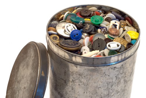 Advantages of hiring a skip for waste management