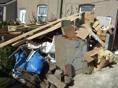 Benefits of using enclosed skip hire services